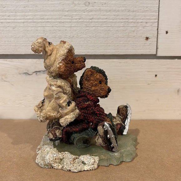 Boyd’s Bear 1995 “Helping Hands” Figurine - Picture 5 of 5